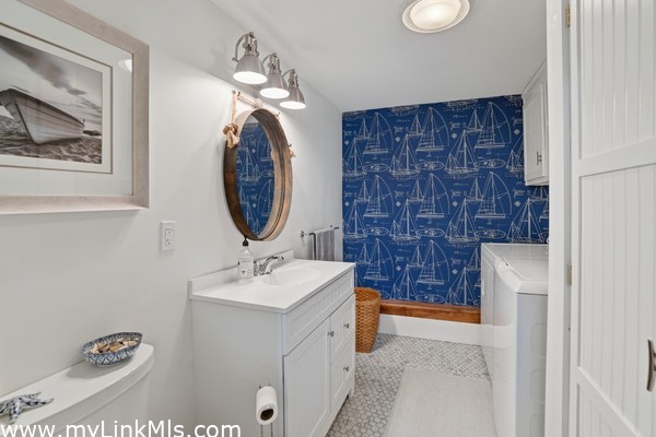 First Floor Bathroom / Laundry