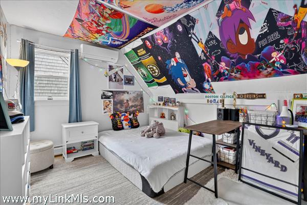 Guest bedroom