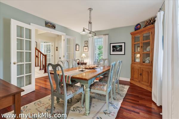 Dining room - looking towards front door