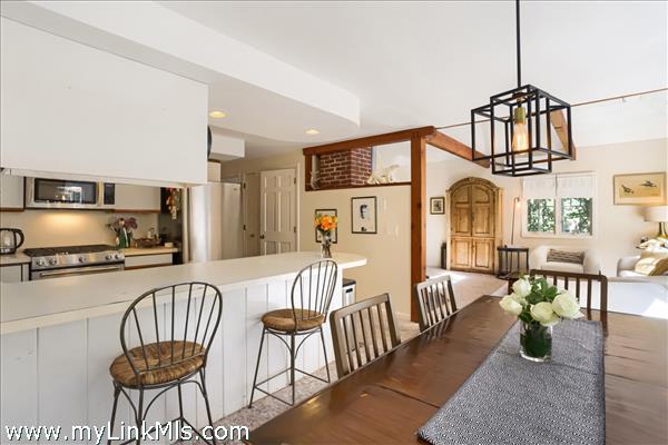 dining room with breakfast bar