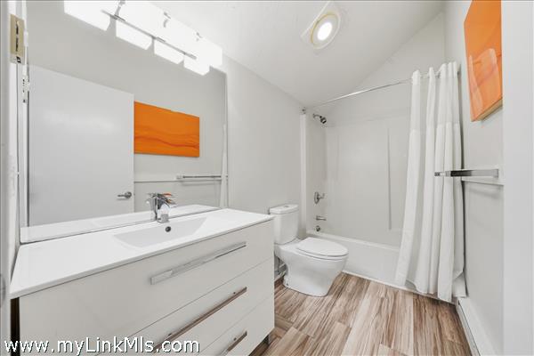 2nd floor shared full bath