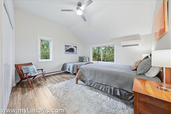 2nd floor guest bedroom -1