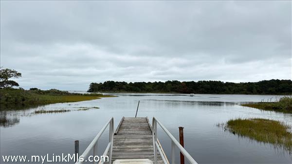 Sengekontaket Pond- Hidden Cove assoc. dock with boating storage