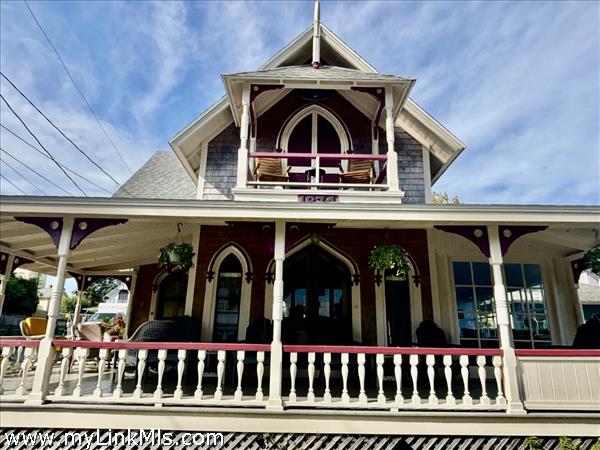 15 Pequot Avenue, Oak Bluffs