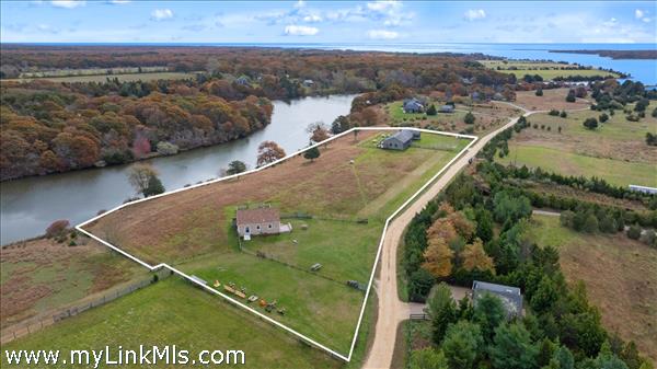 104 Pond View Farm Road, West Tisbury