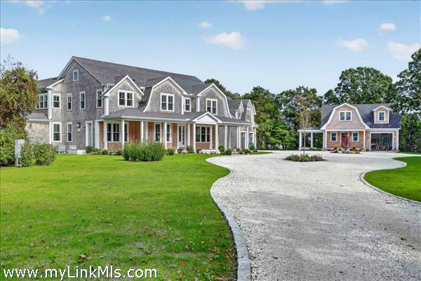 9 Suttons Way, Edgartown