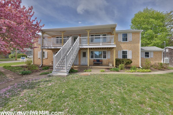 124 Skiff Avenue, Unit A-11, Vineyard Haven
