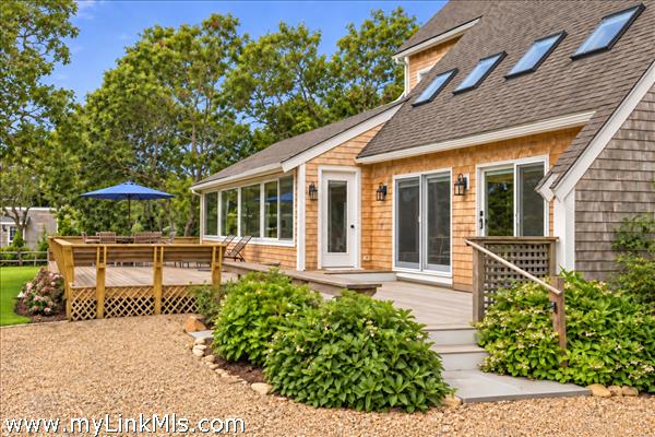 62 Schoolhouse Road, Edgartown