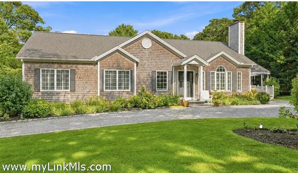 125 Mayflower Lane, Vineyard Haven