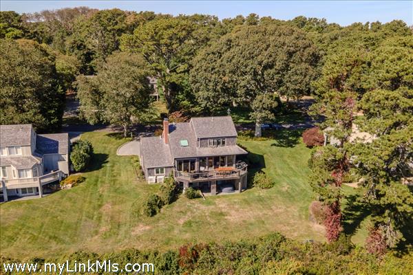 15 Stone Pound Way, Oak Bluffs
