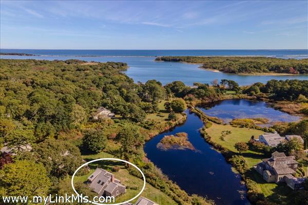 15 Stone Pound Way, Oak Bluffs