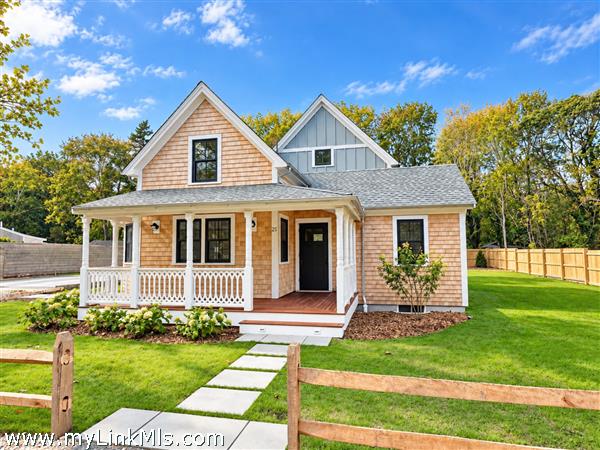 25 Oak Avenue, Oak Bluffs